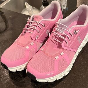On Running Women's Pink and White Athletic Shoes-bought wrongsize outside return